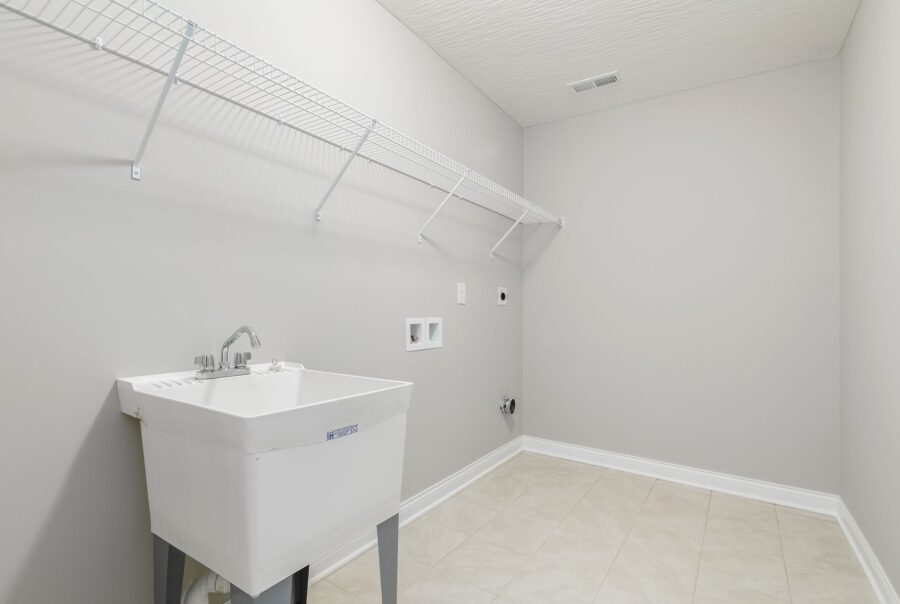 398 River Oaks Dr Heath, OH 43056 Interior Photo 9
