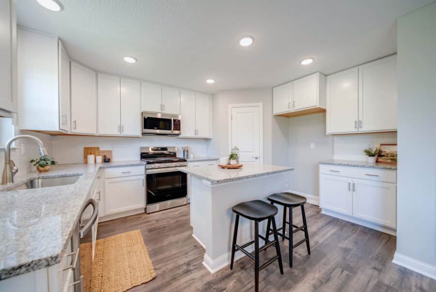 77 Genoa Circle, Commercial Point, OH, USA Interior Photo 2