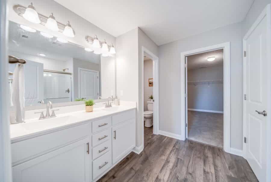 77 Genoa Circle, Commercial Point, OH, USA Interior Photo 8
