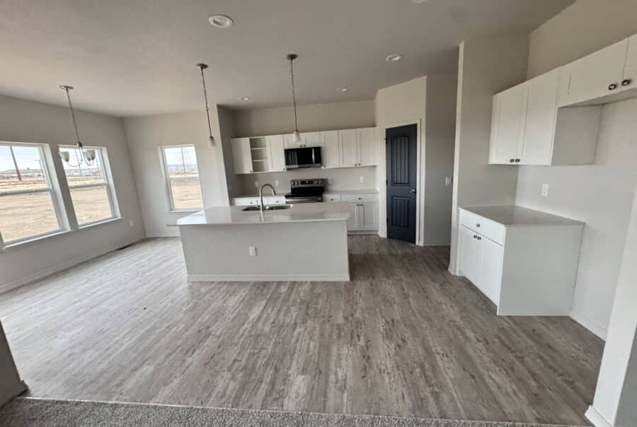 1147 N Kirkwood Drive, Pueblo West, CO 81007 Interior Photo 3