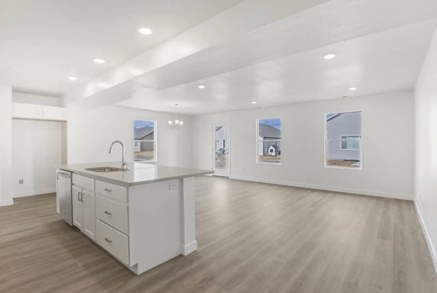 1604 E Pheasant Rd, Eagle Mountain, UT 84005 Interior Photo 1