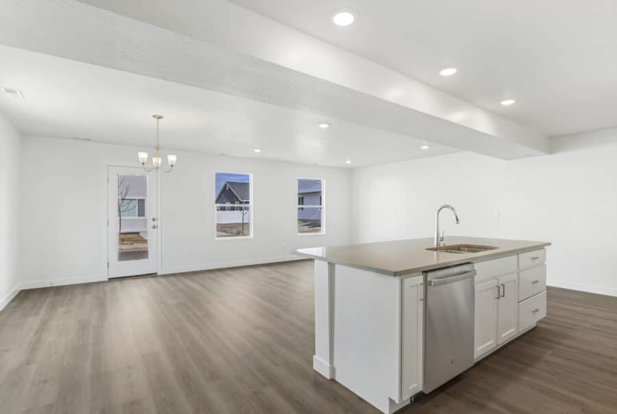 1604 E Pheasant Rd, Eagle Mountain, UT 84005 Interior Photo 5
