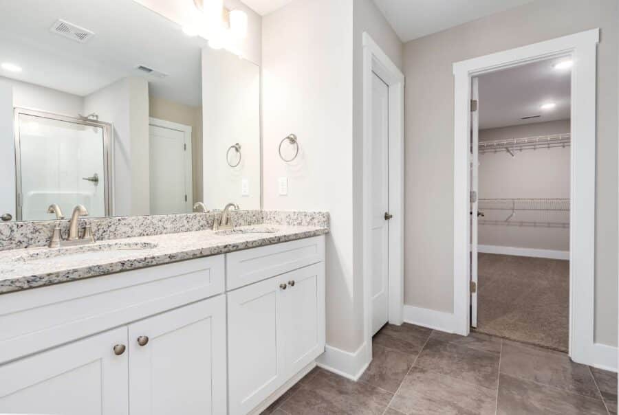 1112 Hine Street St. Athens, AL 35613 Interior Photo 3
