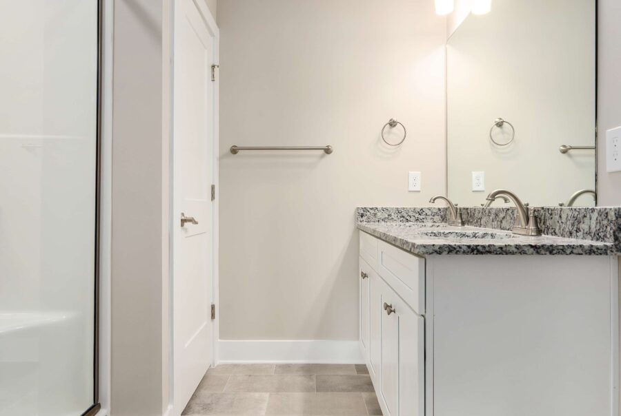 372 Summit Lakes Drive Athens, AL 35613 Interior Photo 10