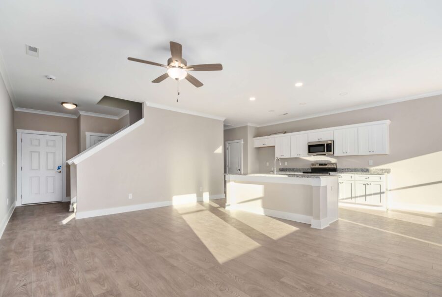 372 Summit Lakes Drive Athens, AL 35613 Interior Photo 4