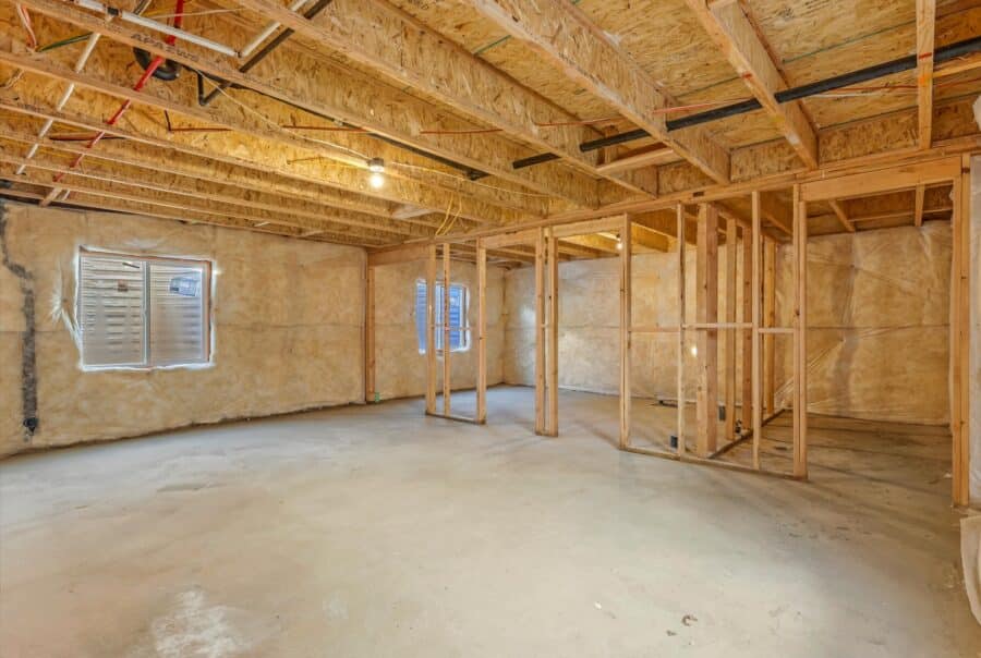 2412 E Woodbury Ln Interior Photo 9