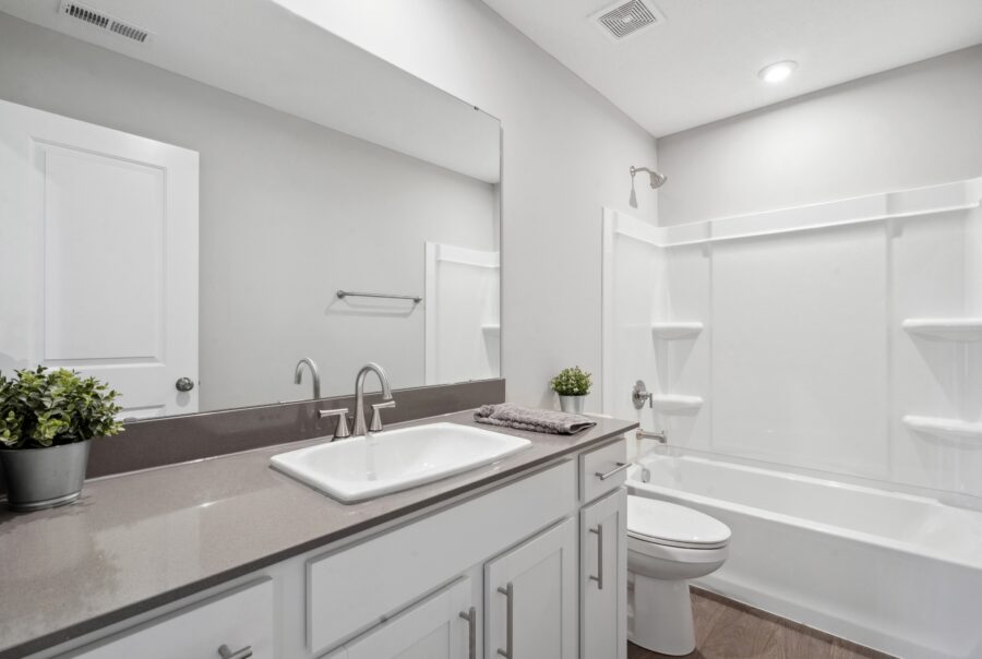 53 Genoa Circle, Commercial Point, OH Interior Photo 2