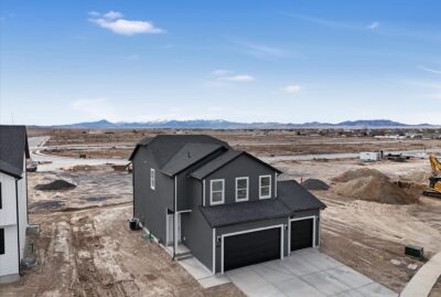 2412 E Woodbury Ln