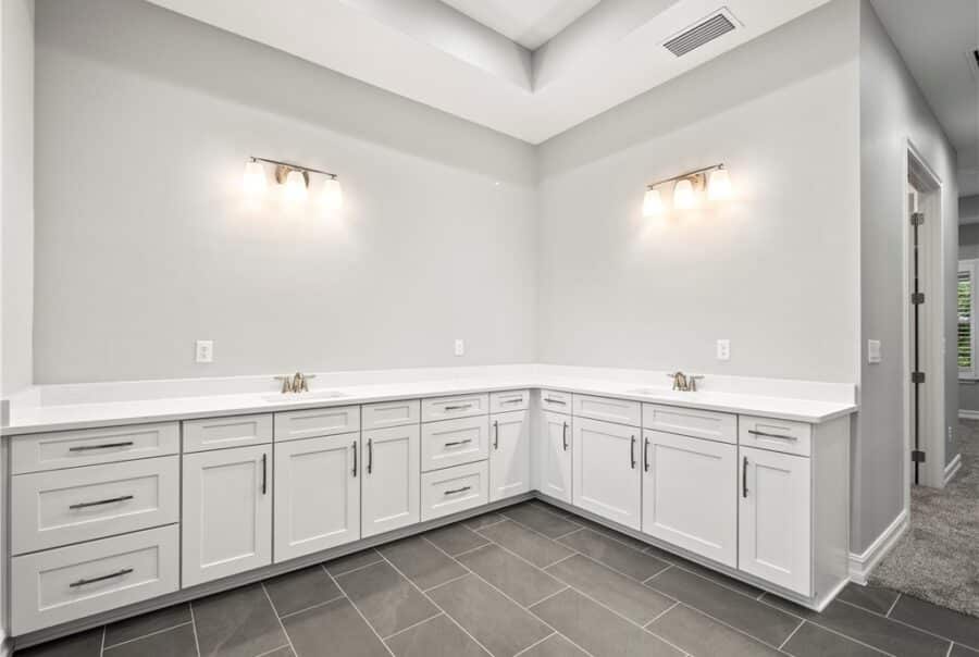 2915 West Goldenrod Drive, Beverly Hills FL 34465 Interior Photo 3