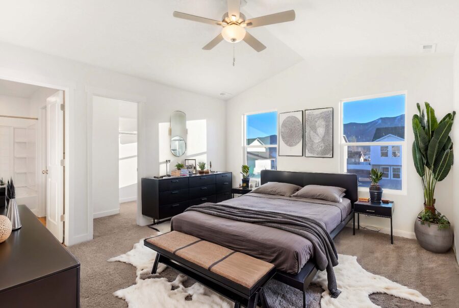 1536 E Pheasant Rd, Eagle Mountain, UT 84005 Interior Photo 3