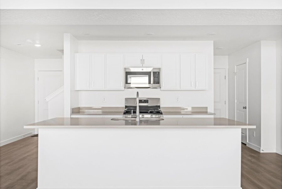 1536 E Pheasant Rd, Eagle Mountain, UT 84005 Interior Photo 2