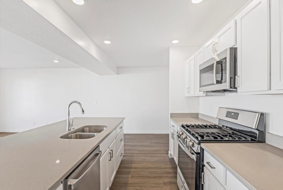 1536 E Pheasant Rd, Eagle Mountain, UT 84005 Interior Photo 4