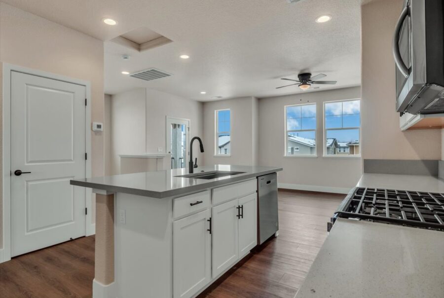 469 Blackbird Ln, Lot 22, Gardnerville, NV 89410 Interior Photo 11