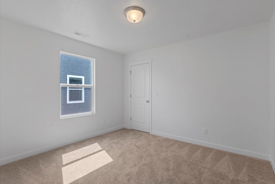 2382 E Woodbury Lane, Eagle Mountain, UT 84005 Interior Photo 13