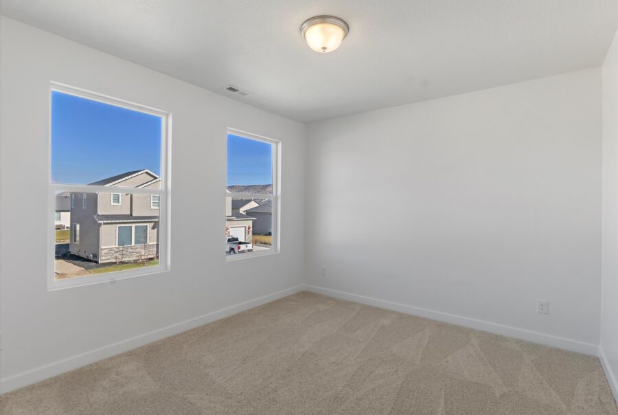 2392 E Woodbury Lane, Eagle Mountain, UT 84005 Interior Photo 14