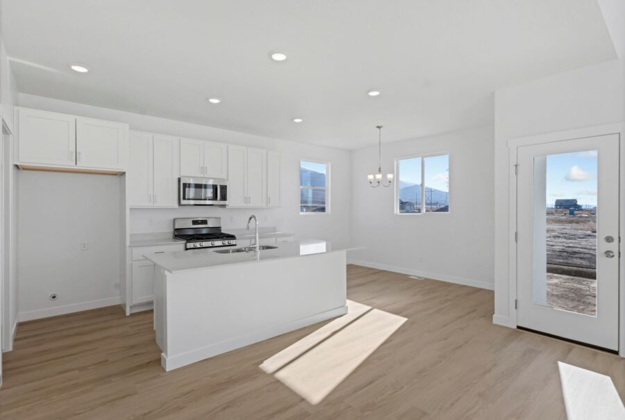 2372 East Woodbury Lane, Eagle Mountain, UT 84005 Interior Photo 6