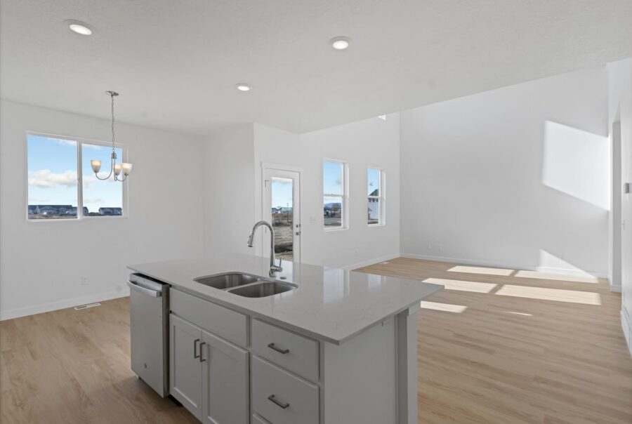 2392 E Woodbury Lane, Eagle Mountain, UT 84005 Interior Photo 7