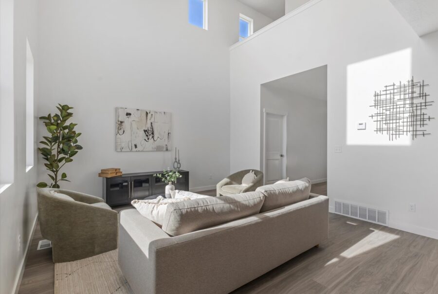 2392 E Woodbury Lane, Eagle Mountain, UT 84005 Interior Photo 4