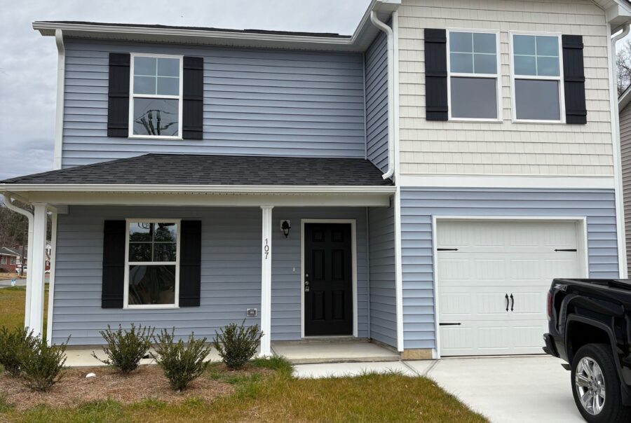 107 W Highland Ave Kinston NC 28504 Interior Photo 1