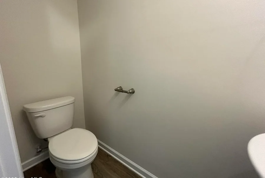 1125 Albemarle Ave Tarboro NC 27886 Interior Photo 5