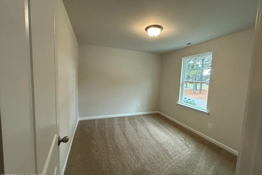 107 W Highland Ave Kinston NC 28504 Interior Photo 9