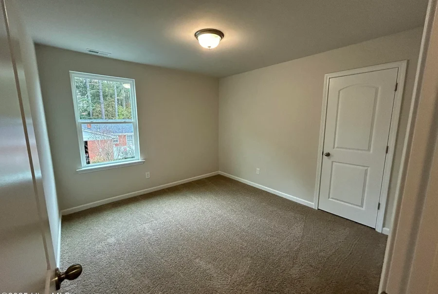 107 W Highland Ave Kinston NC 28504 Interior Photo 11