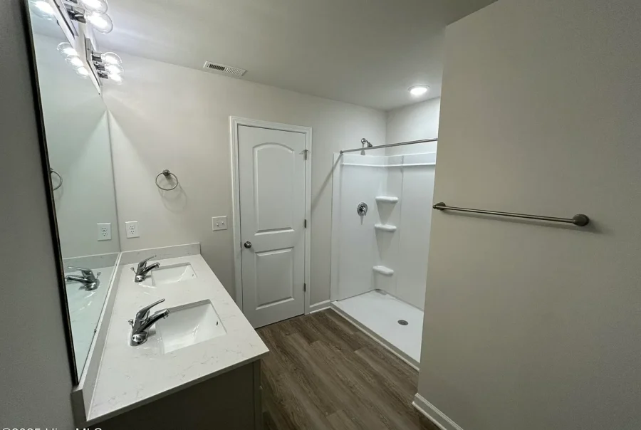 107 W Highland Ave Kinston NC 28504 Interior Photo 14