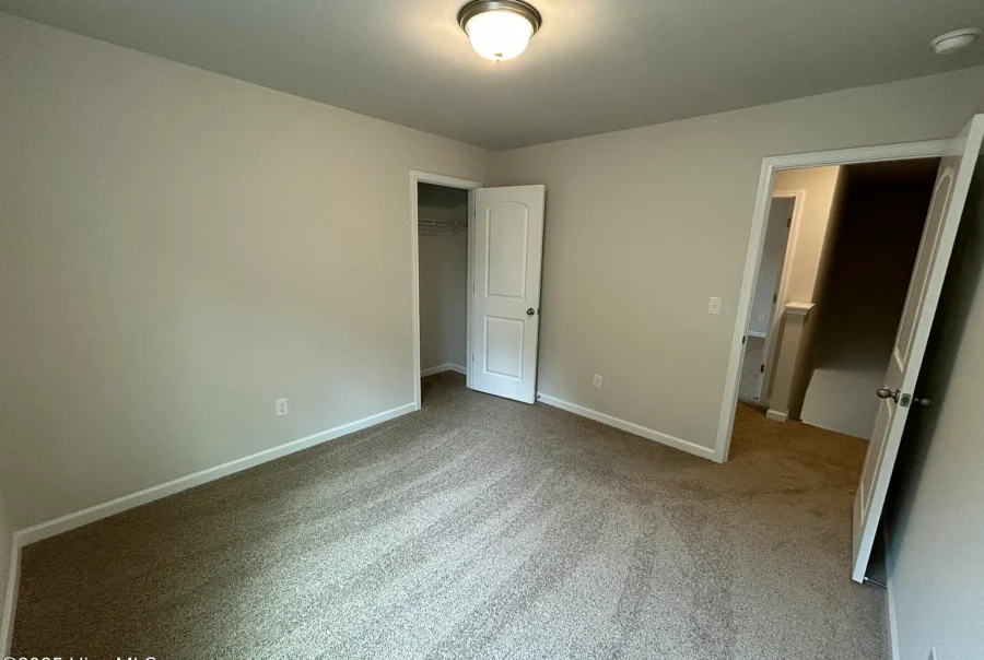107 W Highland Ave Kinston NC 28504 Interior Photo 4