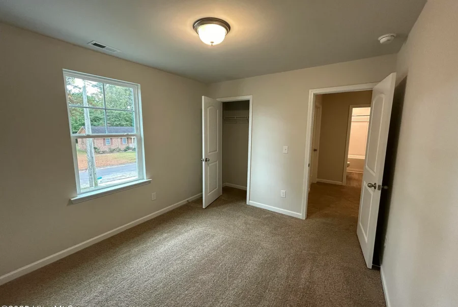 107 W Highland Ave Kinston NC 28504 Interior Photo 5