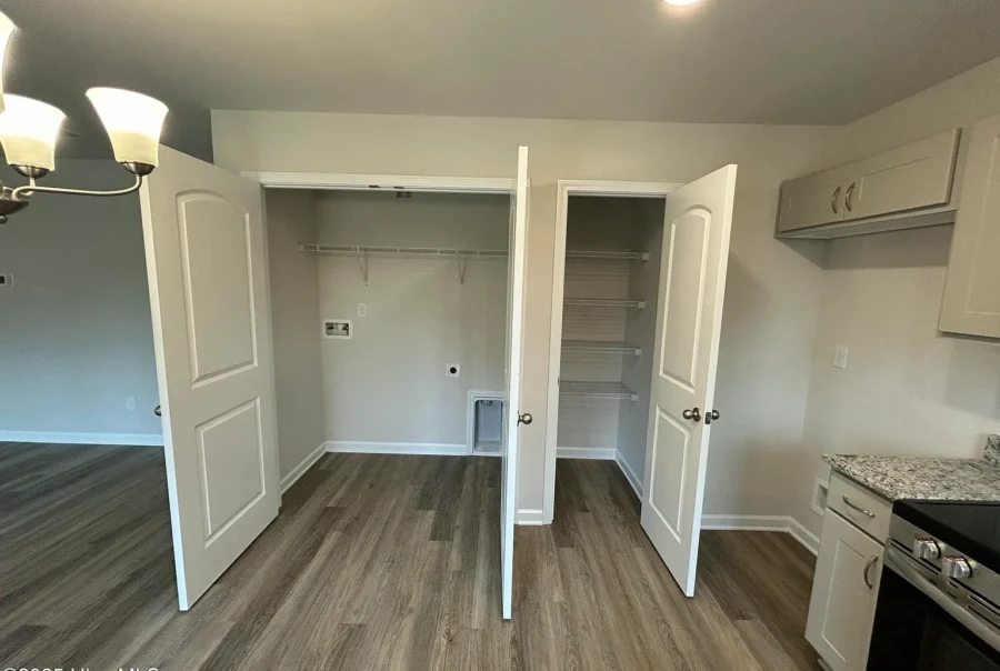 107 W Highland Ave Kinston NC 28504 Interior Photo 6