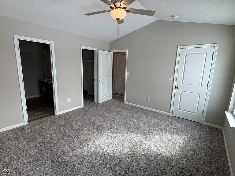 1087 Lake Ct Shirley, IN 47384 Interior Photo 5