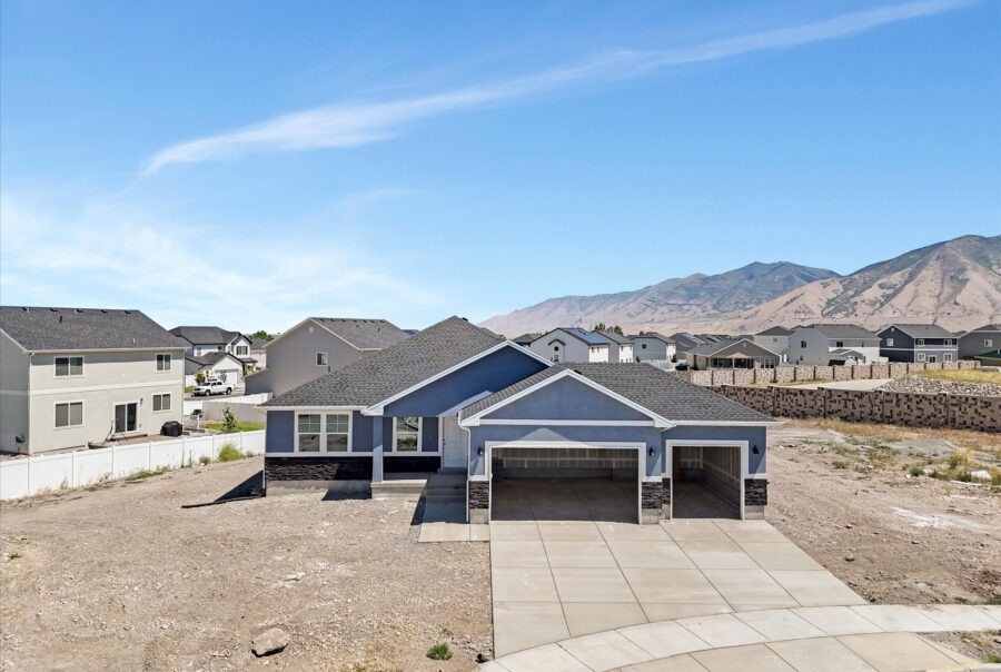 1423 N Harper Way #219, Tooele, UT 84074 Exterior Photo 1