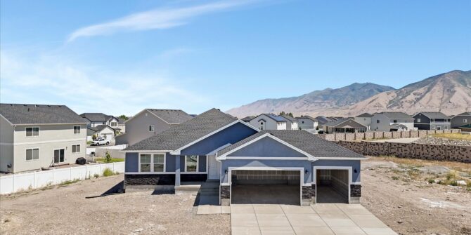 1423 N Harper Way #219, Tooele, UT 84074