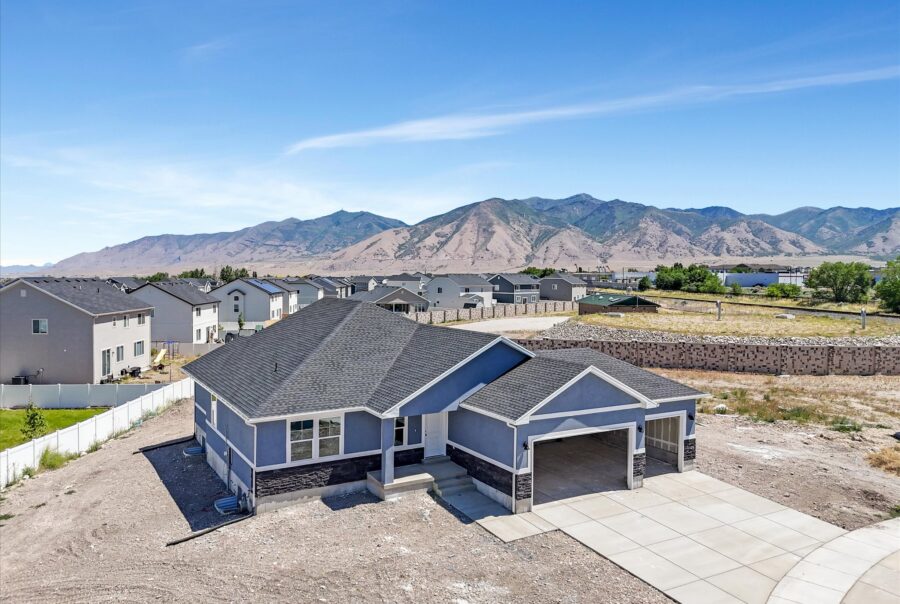 1423 N Harper Way #219, Tooele, UT 84074 Exterior Photo 6