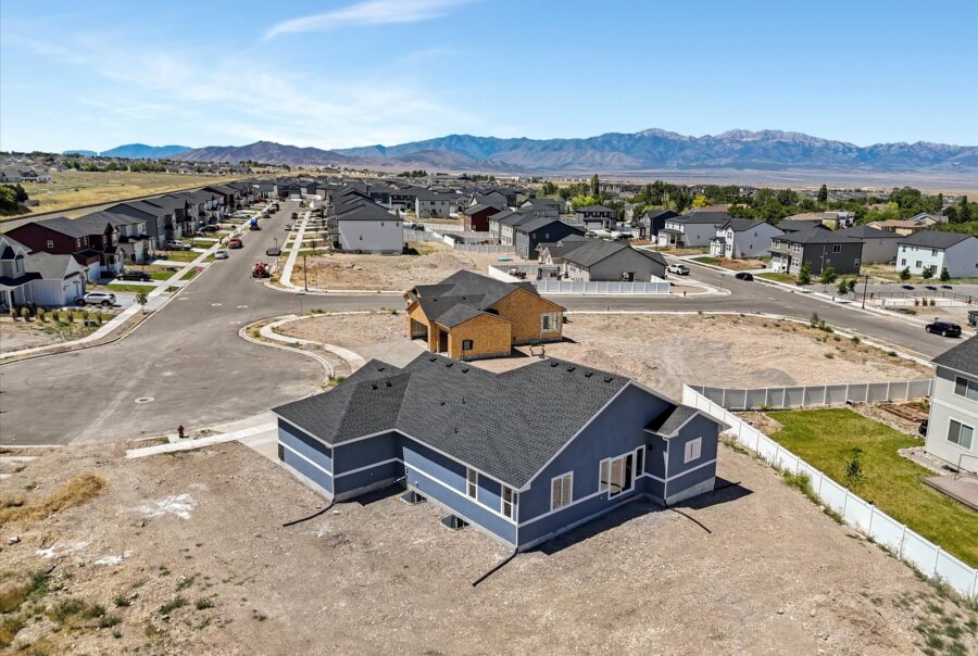 1423 N Harper Way #219, Tooele, UT 84074 Exterior Photo 7