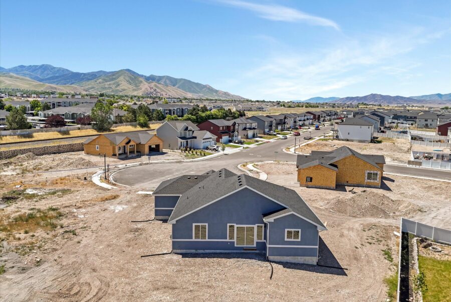 1423 N Harper Way #219, Tooele, UT 84074 Exterior Photo 8