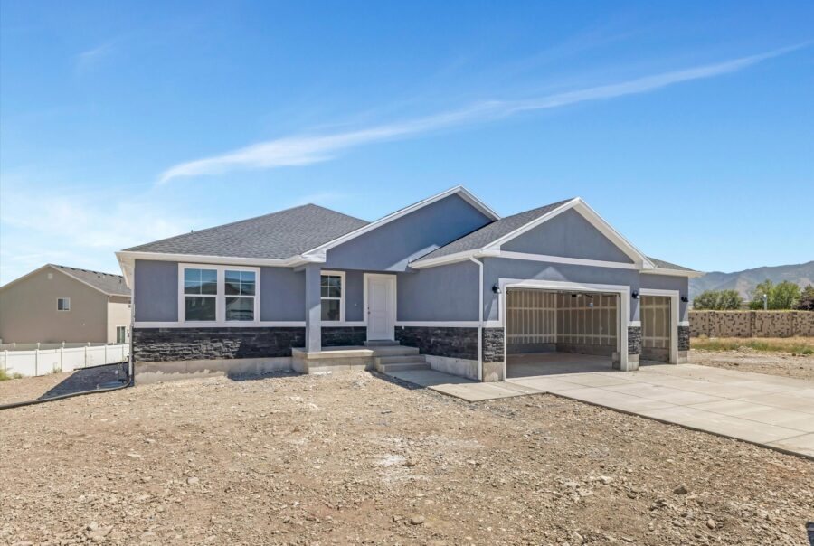 1423 N Harper Way #219, Tooele, UT 84074 Exterior Photo 2