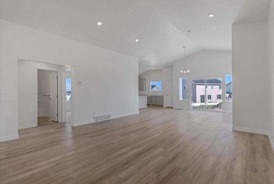 212 E 770 N #216, Santaquin, UT 84655 Interior Photo 2