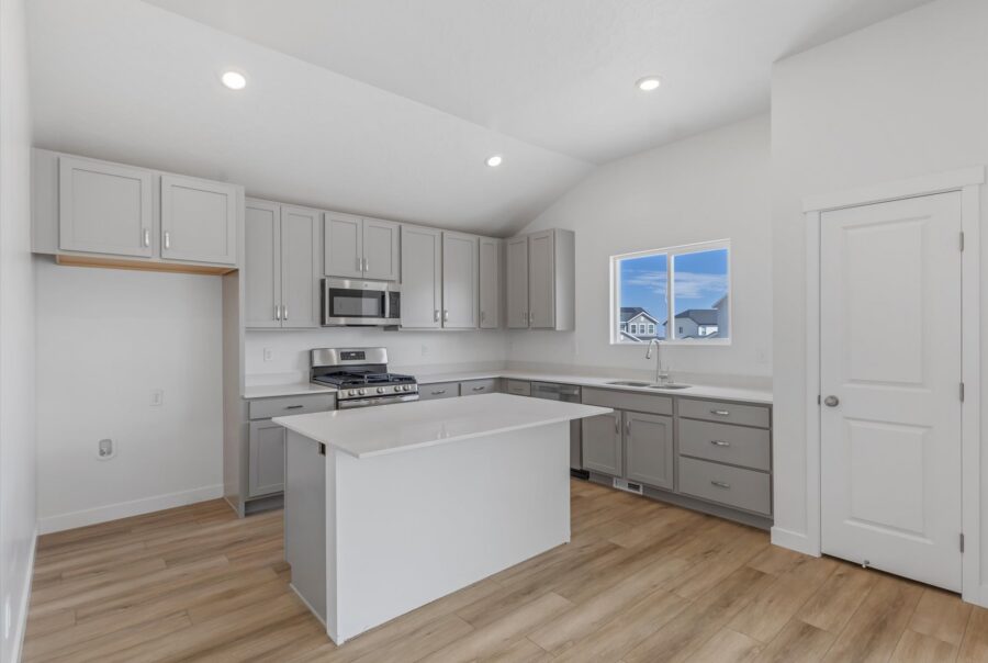 212 E 770 N #216, Santaquin, UT 84655 Interior Photo 5