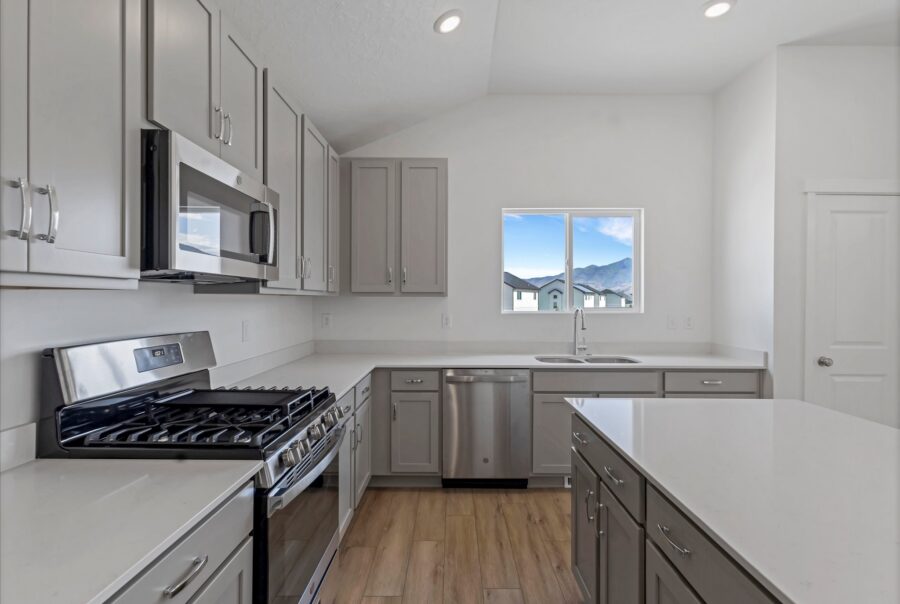 212 E 770 N #216, Santaquin, UT 84655 Interior Photo 6