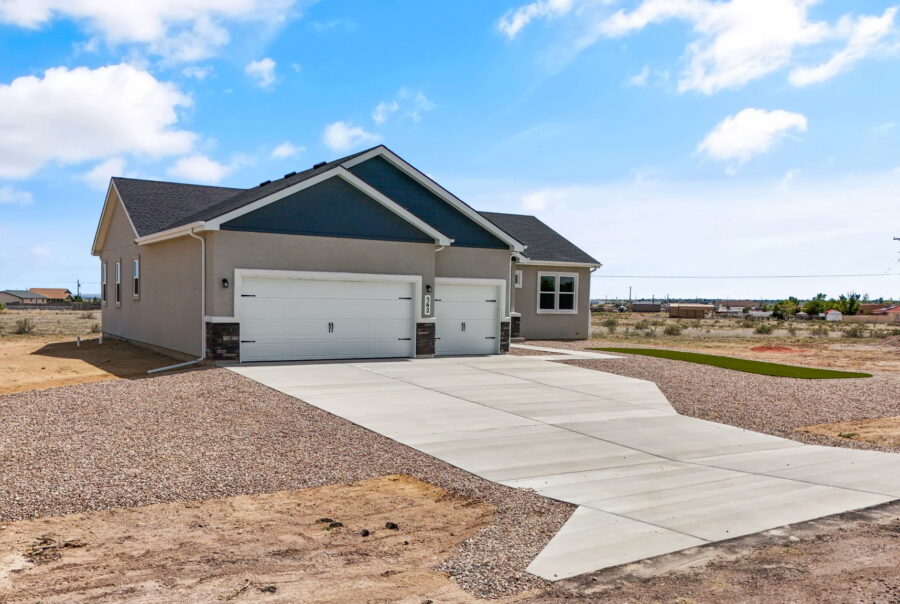 562 E. Bayview Dr., Pueblo West, CO 81007 Exterior Photo 1