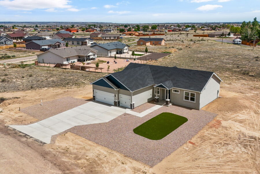 562 E. Bayview Dr., Pueblo West, CO 81007 Exterior Photo 9