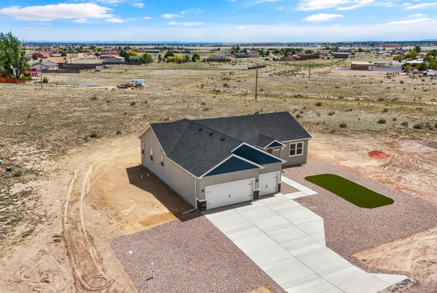 562 E. Bayview Dr., Pueblo West, CO 81007 Exterior Photo 10