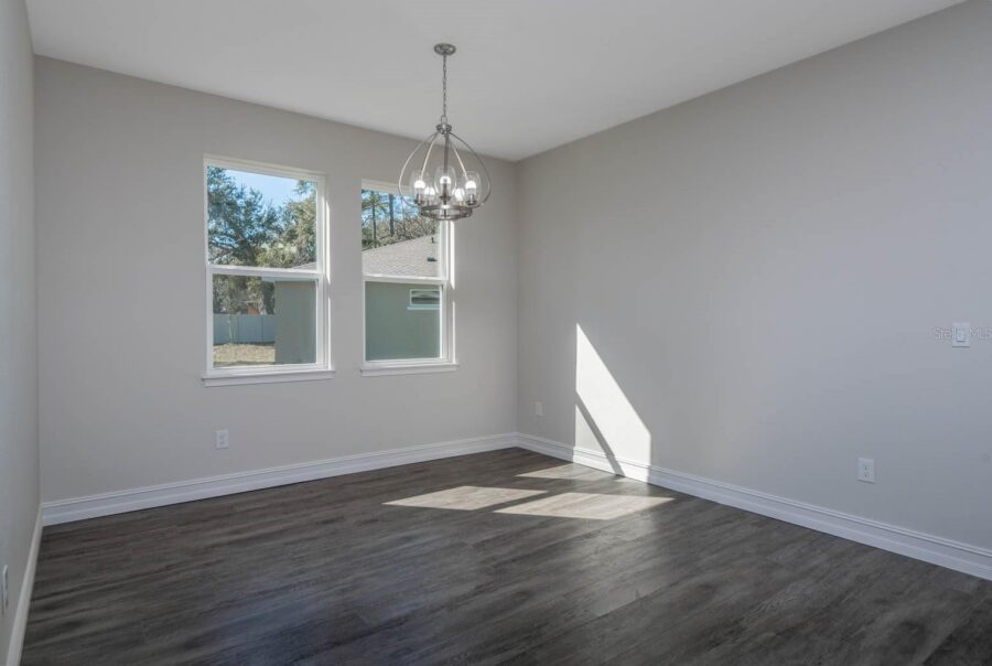 1925 NW 79th Loop Interior Photo 4