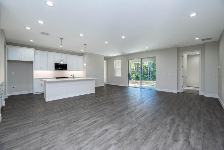 1925 NW 79th Loop Interior Photo 9