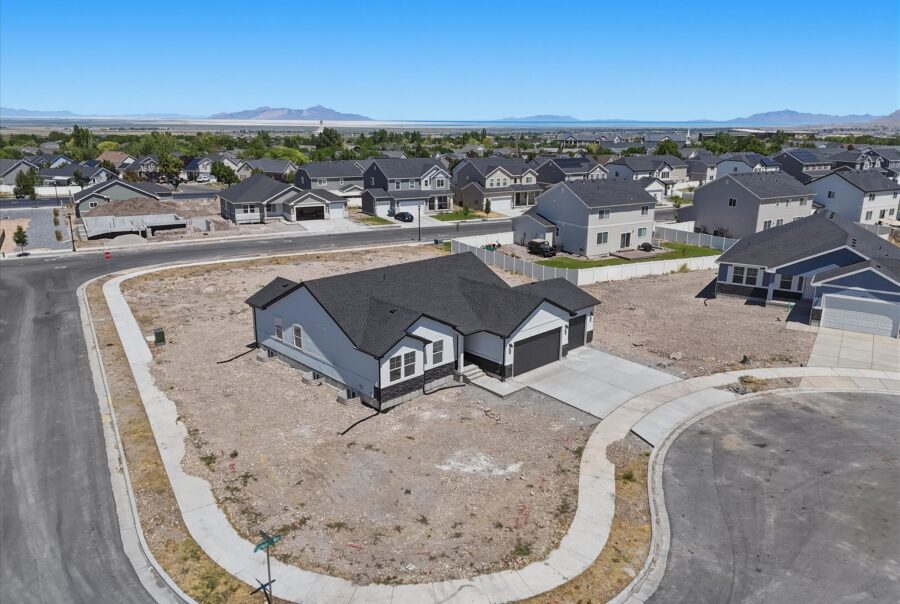 1423 N Harper Way #220, Tooele, UT 84074 Exterior Photo 6