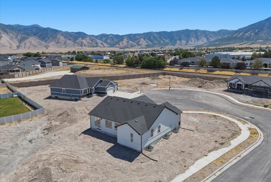 1423 N Harper Way #220, Tooele, UT 84074 Exterior Photo 7