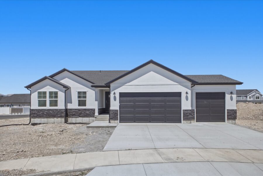 1423 N Harper Way #220, Tooele, UT 84074 Exterior Photo 4