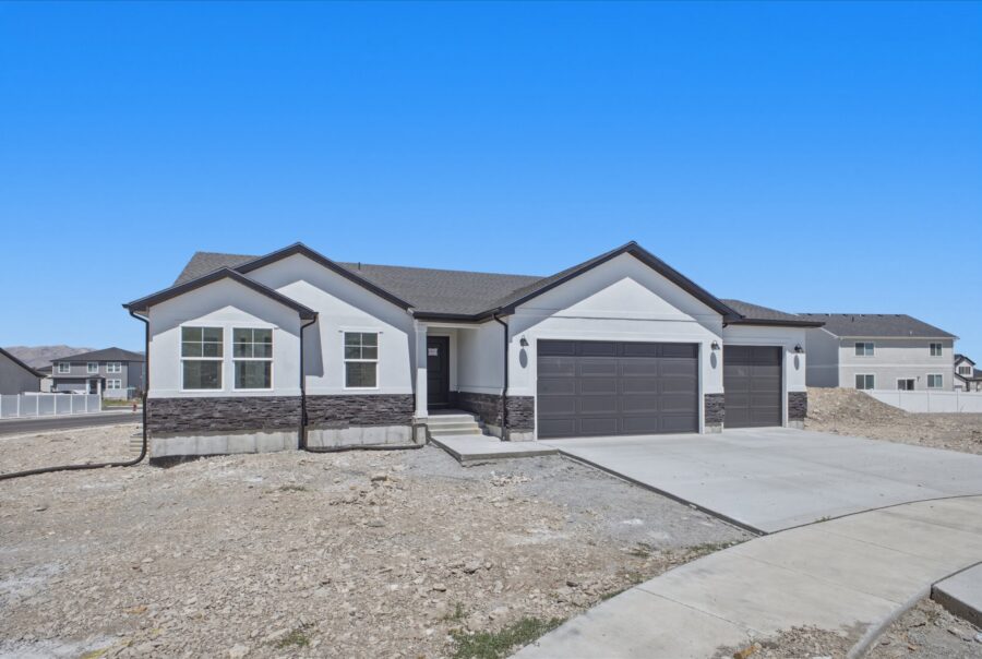 1423 N Harper Way #220, Tooele, UT 84074 Exterior Photo 1