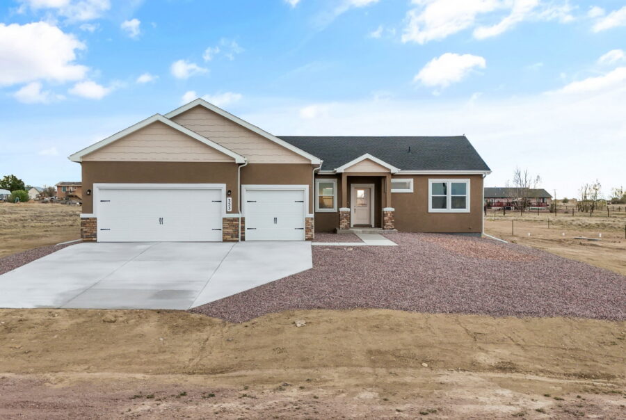 824 E Loma Dr, Pueblo West, CO 81007 Exterior Photo 1